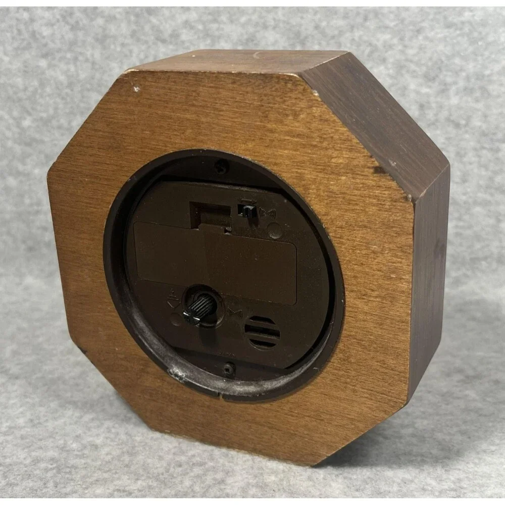 Vintage Seth Thomas Desk Clock Quartz Octagon Wood‎ Brass Trim Tabletop Battery